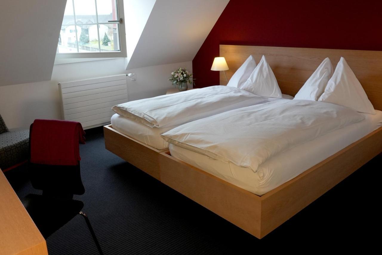 Hotel-Restaurant Loewen Dielsdorf Esterno foto